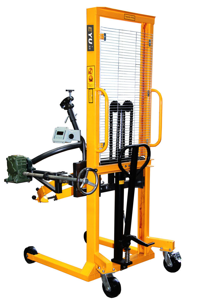 多功能油桶傾倒車