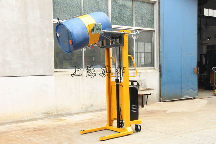 電動(dòng)油桶翻轉(zhuǎn)倒料車