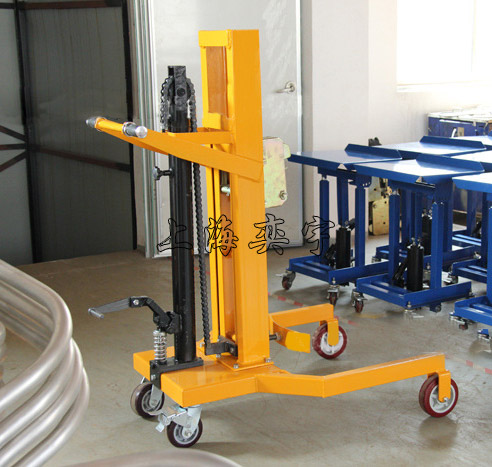 腳踏式液壓油桶搬運(yùn)車