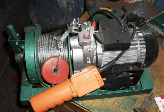 拐臂小吊機電機